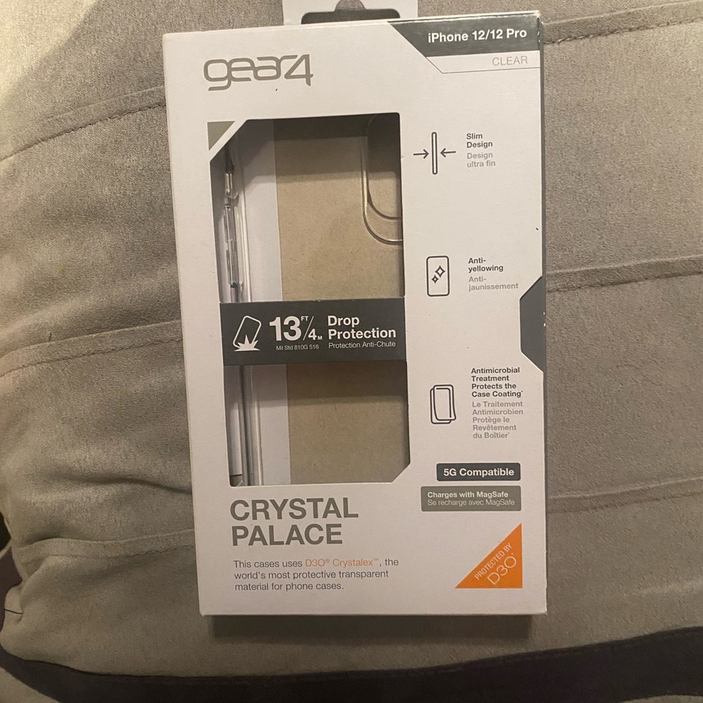 Gear4 Crystal Palace iPhone 12/12 Pro Case